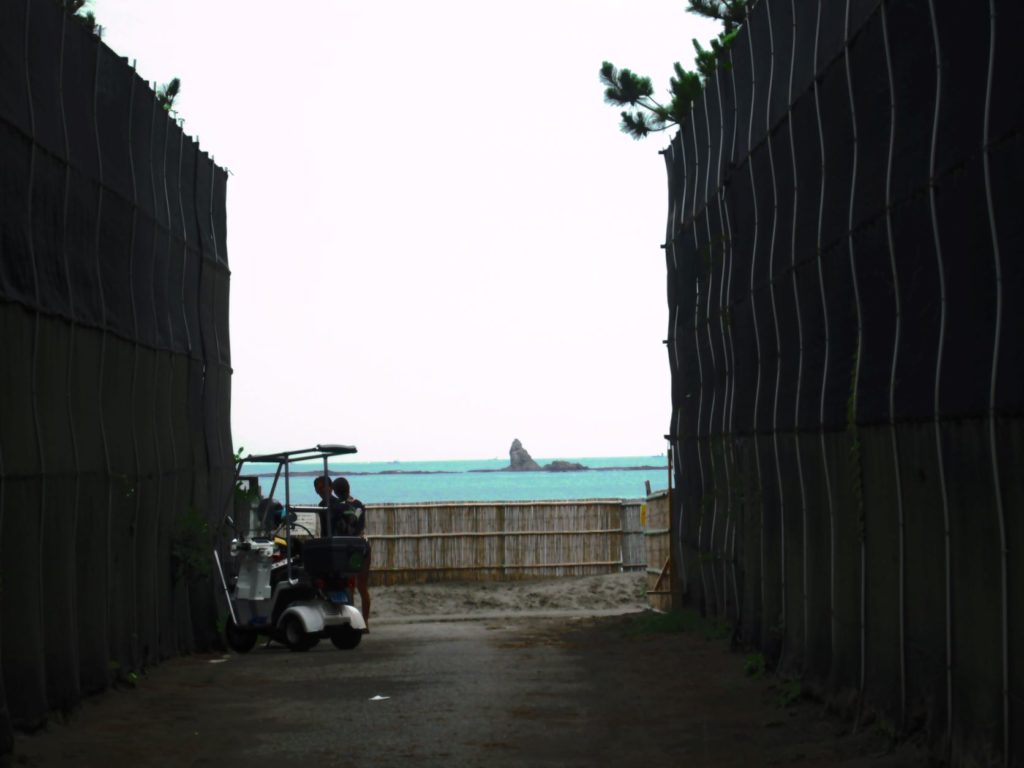 ラチエン通りからの烏帽子岩