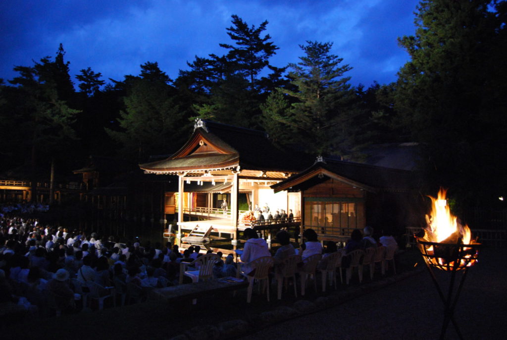 身曽岐神社の薪能